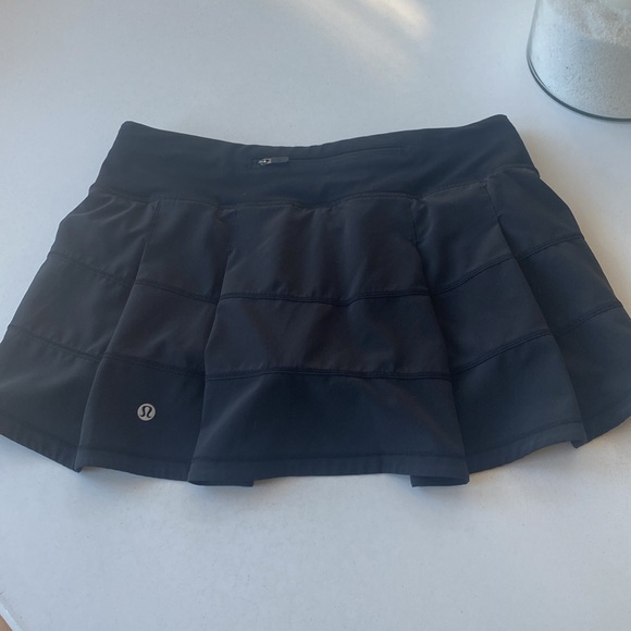 Lululemon Black Rival Skirt . 6 Reg - Picture 4 of 6